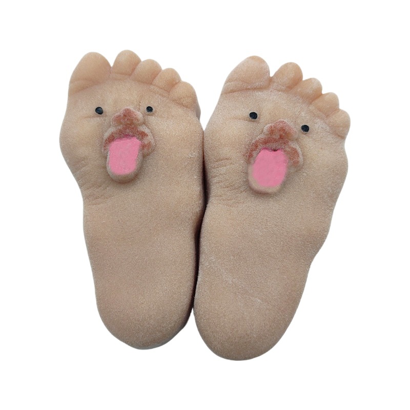 Whimsical Tongue Out Foot Resi - Resin Art Love recension och pris